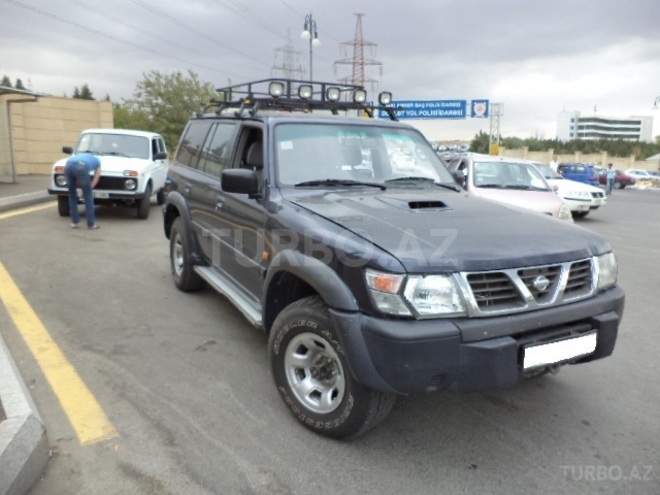 Nissan Patrol 2002, 330,000 km - 3.0 l - Bakı