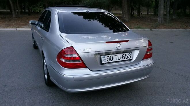 Mercedes E 240 2002, 260,000 km - 2.4 л - Bakı
