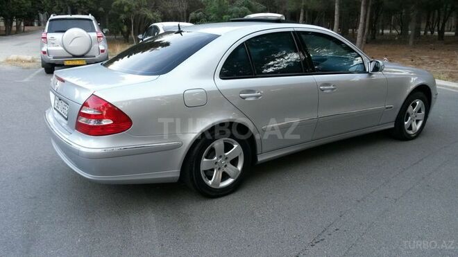 Mercedes E 240 2002, 260,000 km - 2.4 л - Bakı