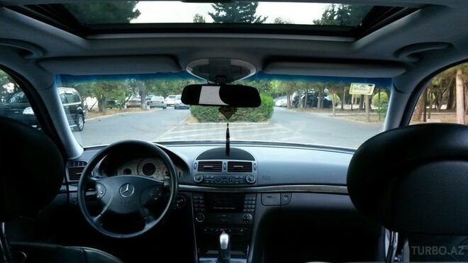 Mercedes E 240 2002, 260,000 km - 2.4 л - Bakı