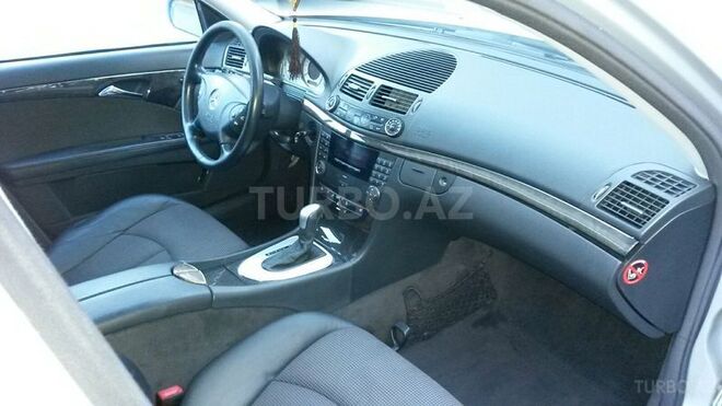 Mercedes E 240 2002, 260,000 km - 2.4 л - Bakı