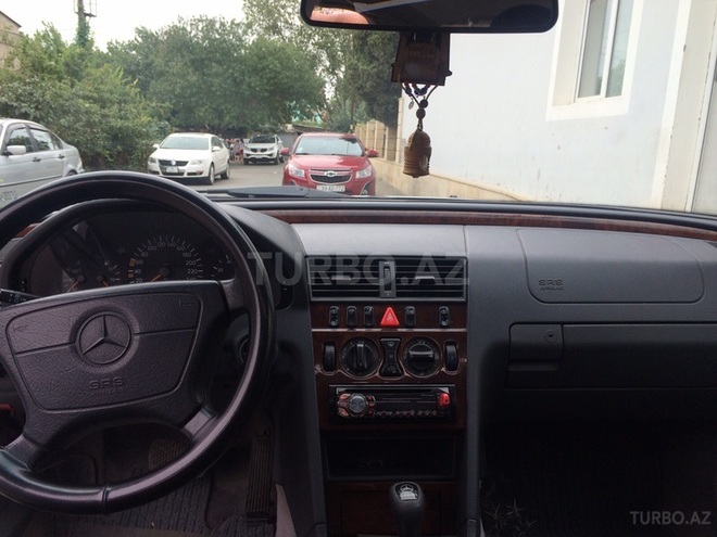 Mercedes C 230 1998, 220,000 km - 2.3 l - Bakı