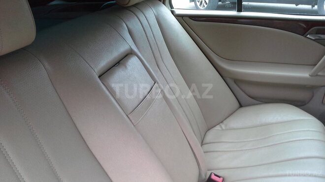 Mercedes E 240 1997, 268,000 km - 2.4 l - Bakı