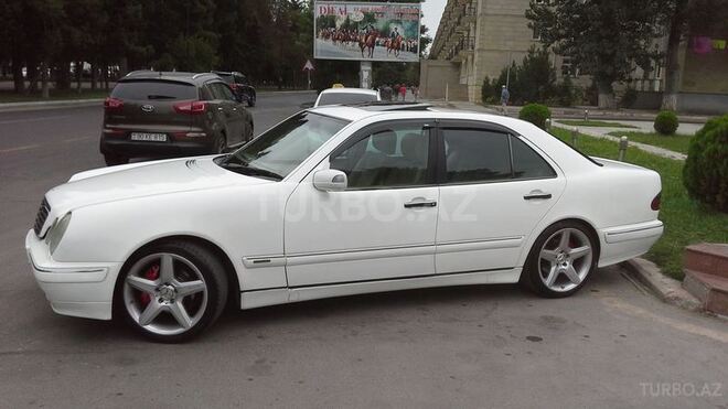 Mercedes E 240 1997, 268,000 km - 2.4 l - Bakı