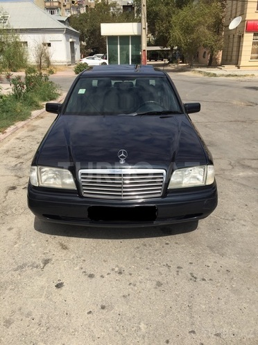 Mercedes C 220 1995, 198,456 km - 2.2 l - Bakı