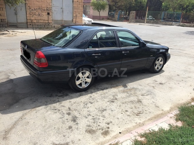 Mercedes C 220 1995, 198,456 km - 2.2 l - Bakı