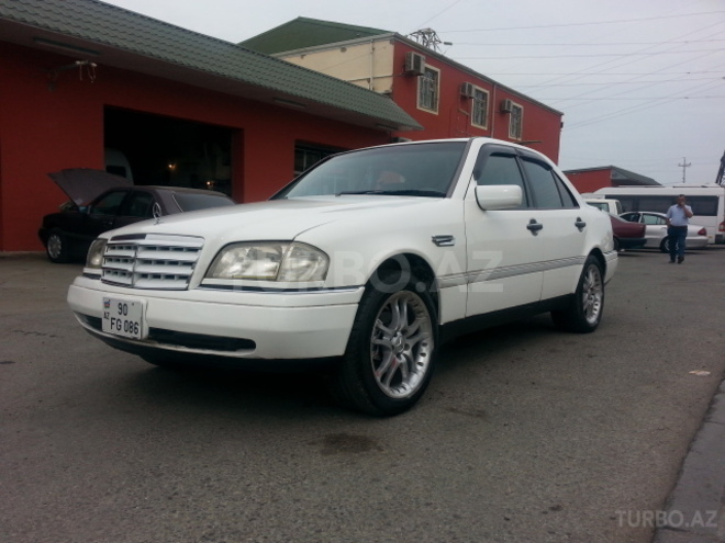 Mercedes C 230 1997, 250,000 km - 2.3 l - Bakı