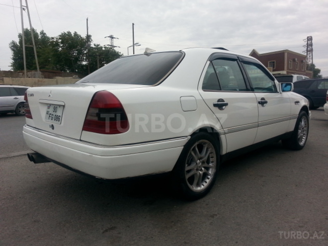 Mercedes C 230 1997, 250,000 km - 2.3 l - Bakı