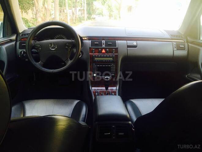 Mercedes E 320 2000, 218,000 km - 3.2 l - Bakı