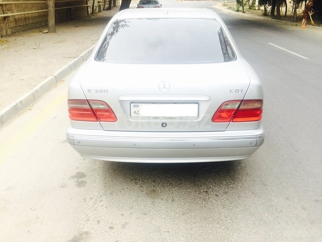 Mercedes E 320 2000, 218,000 km - 3.2 l - Bakı