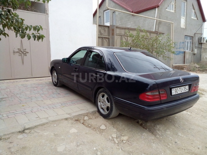 Mercedes E 240 1998, 351,000 km - 2.4 l - Bakı