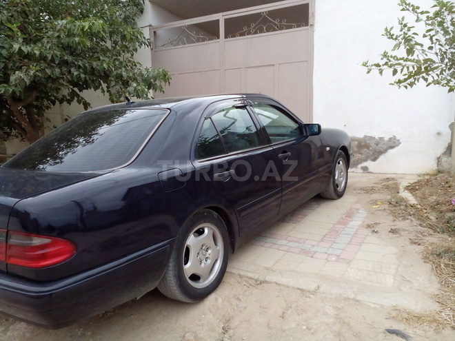 Mercedes E 240 1998, 351,000 km - 2.4 l - Bakı
