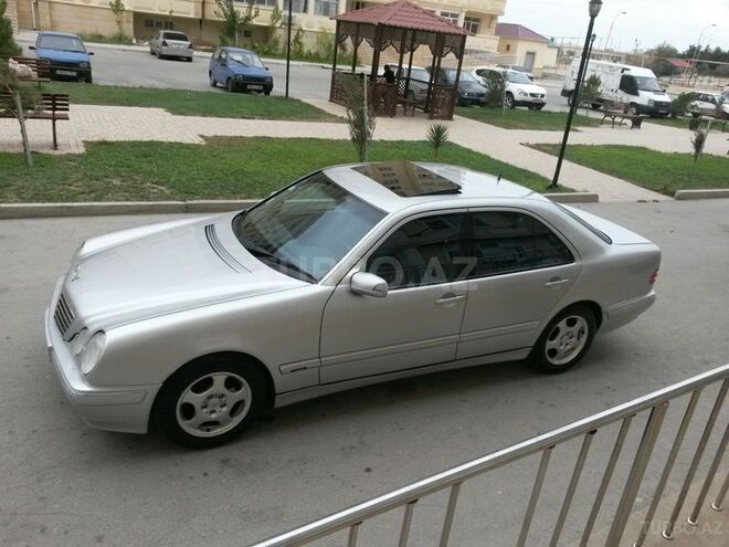 Mercedes E 240 2000, 260,000 km - 2.6 l - Bakı