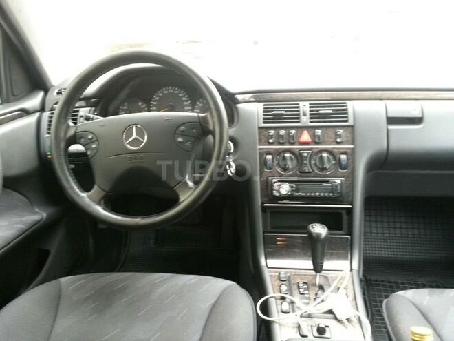 Mercedes E 240 2000, 260,000 km - 2.6 l - Bakı