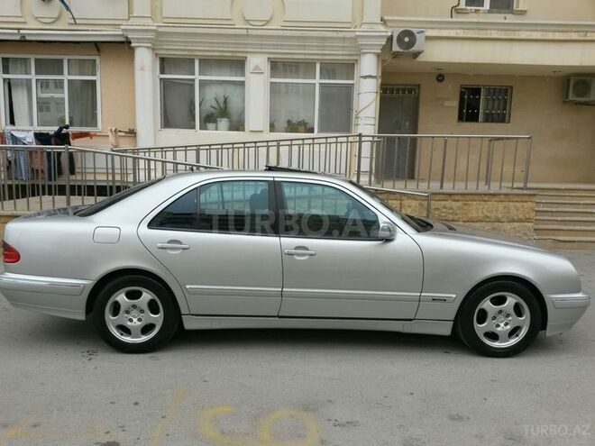 Mercedes E 240 2000, 260,000 km - 2.6 l - Bakı