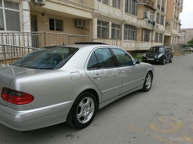 Mercedes E 240 2000, 260,000 km - 2.6 l - Bakı