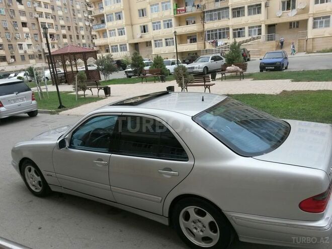 Mercedes E 240 2000, 260,000 km - 2.6 l - Bakı