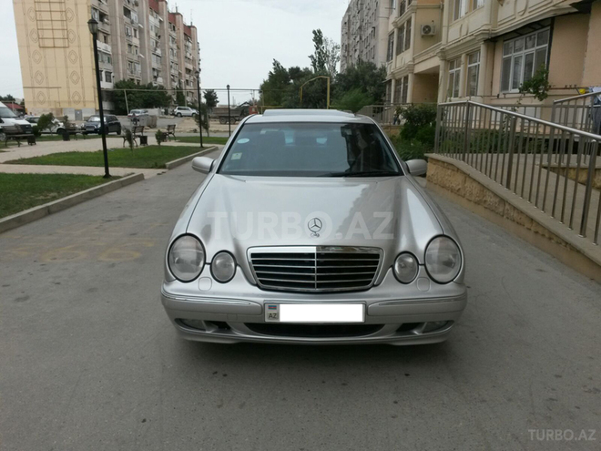 Mercedes E 240 2000, 260,000 km - 2.6 l - Bakı