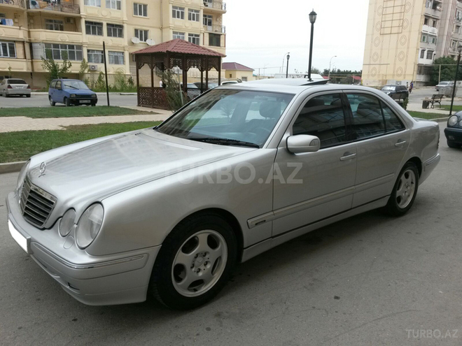 Mercedes E 240 2000, 260,000 km - 2.6 l - Bakı