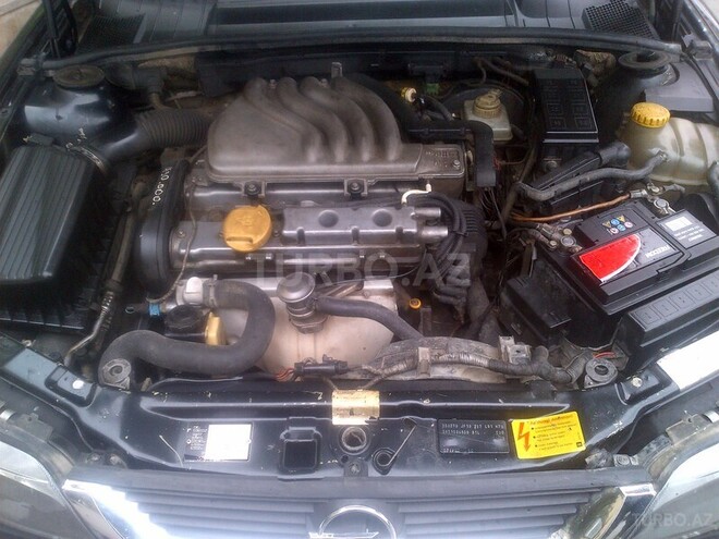 Opel Vectra 1996, 160,000 km - 1.8 l - Bakı