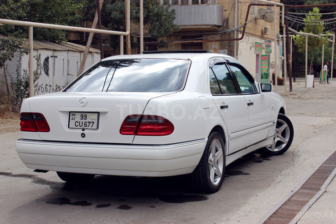 Mercedes E 240 1999, 265,624 km - 2.4 l - Bakı