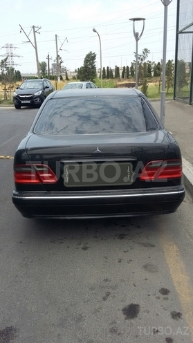 Mercedes E 240 2000, 120,000 km - 2.6 l - Bakı