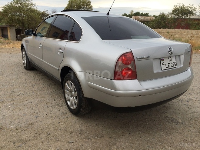 Volkswagen Passat 2003, 127,000 km - 1.8 l - Bakı