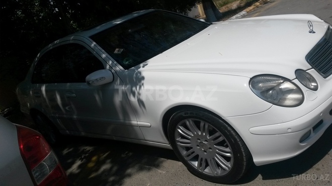 Mercedes E 220 2005, 158,000 km - 2.2 l - Bakı