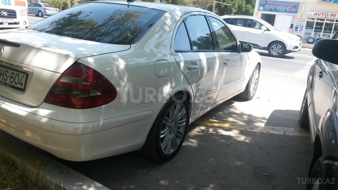 Mercedes E 220 2005, 158,000 km - 2.2 l - Bakı