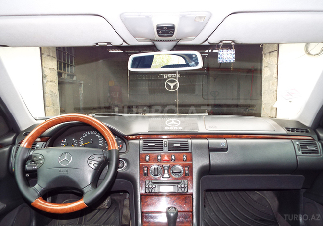 Mercedes E 220 2000, 227,500 km - 2.2 l - Bakı
