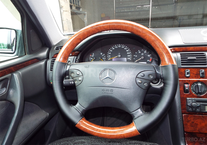 Mercedes E 220 2000, 227,500 km - 2.2 l - Bakı