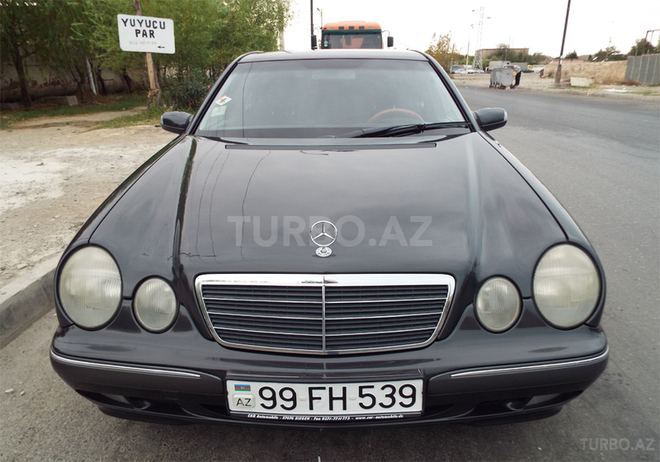 Mercedes E 220 2000, 227,500 km - 2.2 l - Bakı