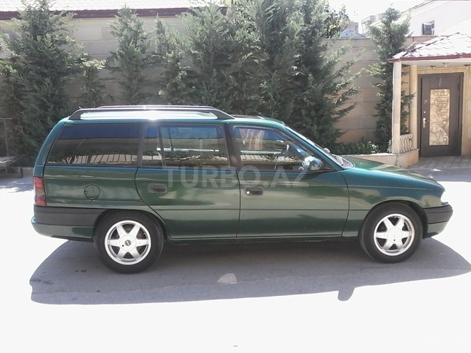 Opel Astra 1995, 230,000 km - 1.6 l - Bakı