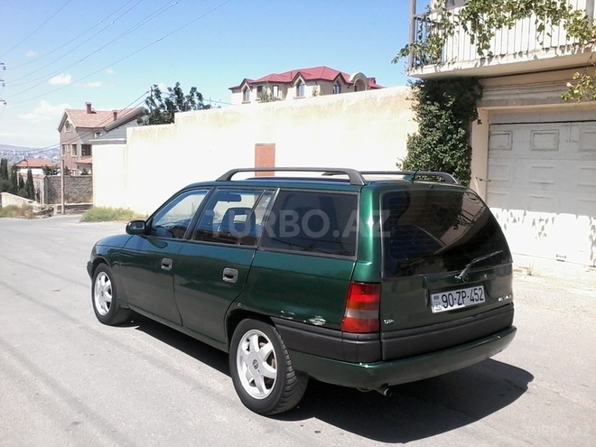 Opel Astra 1995, 230,000 km - 1.6 l - Bakı