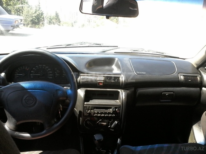 Opel Astra 1995, 230,000 km - 1.6 l - Bakı