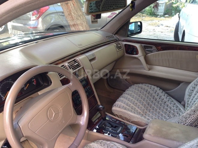 Mercedes E 320 1998, 240,000 km - 3.2 л - Bakı