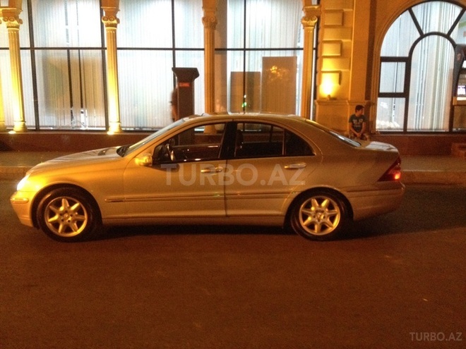 Mercedes C 220 2000, 251,051 km - 2.2 l - Bakı