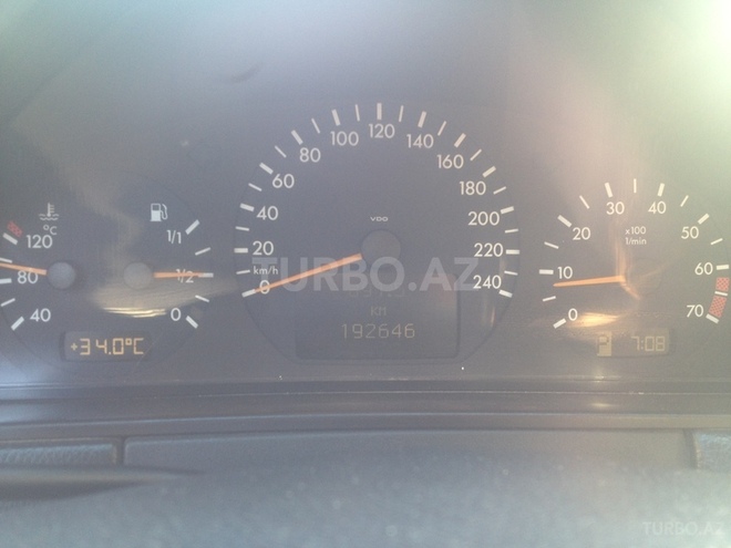 Mercedes E 240 2000, 192,646 km - 2.4 l - Bakı