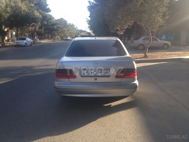 Mercedes E 240 2000, 192,646 km - 2.4 l - Bakı