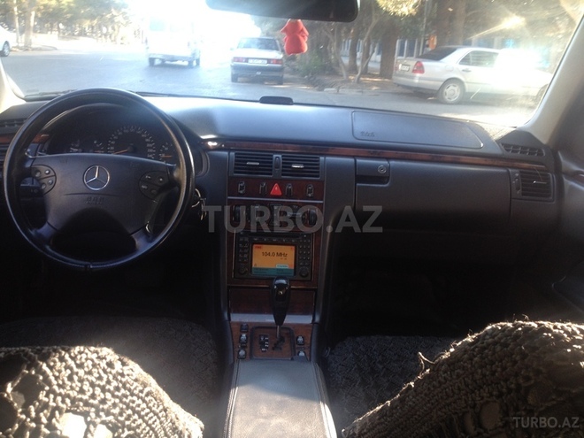 Mercedes E 240 2000, 192,646 km - 2.4 l - Bakı