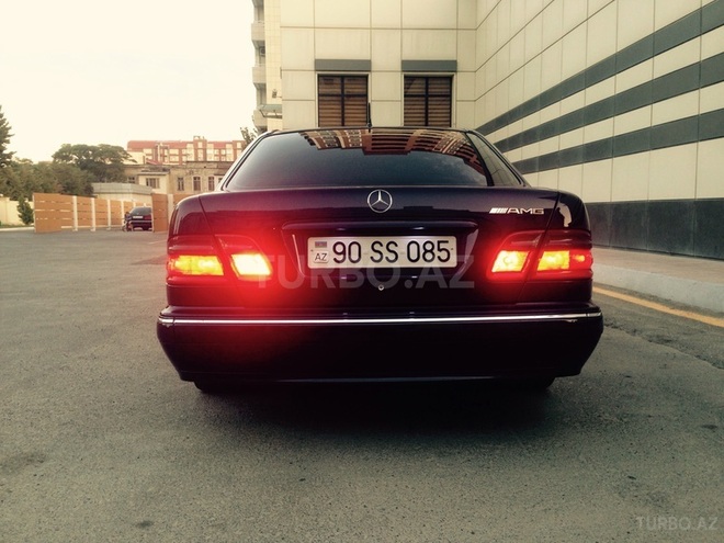 Mercedes E 240 2001, 180,000 km - 2.6 l - Bakı