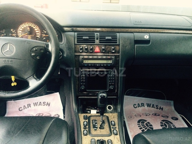 Mercedes E 240 2001, 180,000 km - 2.6 l - Bakı