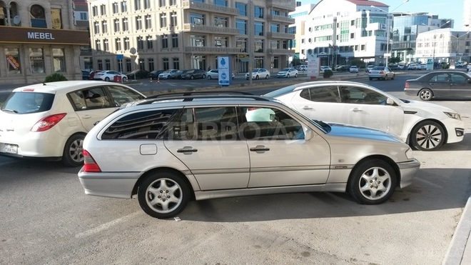 Mercedes C 200 2000, 183,029 km - 2.2 l - Bakı