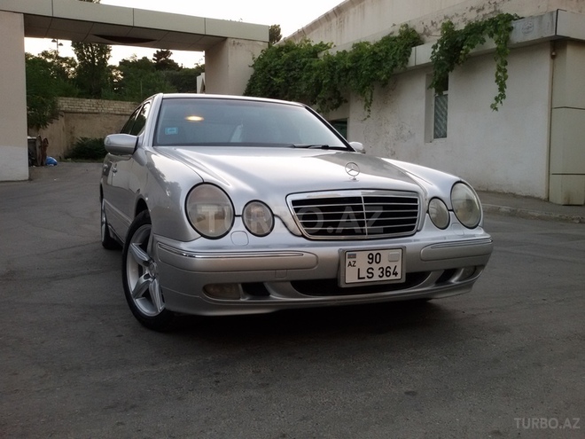 Mercedes E 240 2001, 210,000 km - 2.6 л - Bakı