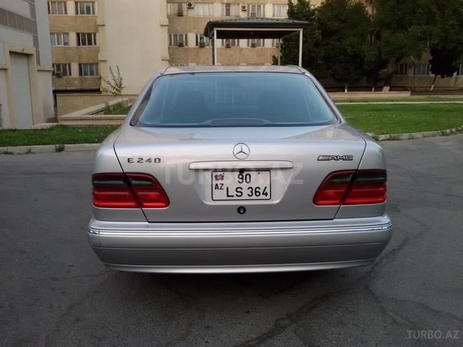 Mercedes E 240 2001, 210,000 km - 2.6 л - Bakı