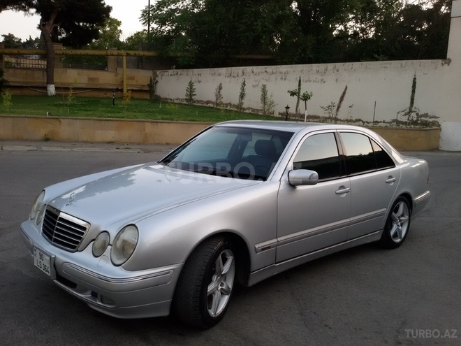 Mercedes E 240 2001, 210,000 km - 2.6 л - Bakı