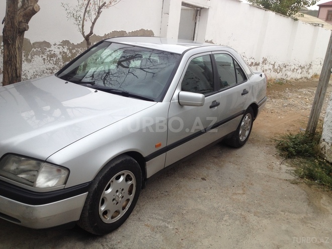 Mercedes C 180 1995, 281,000 km - 1.8 л - Bakı