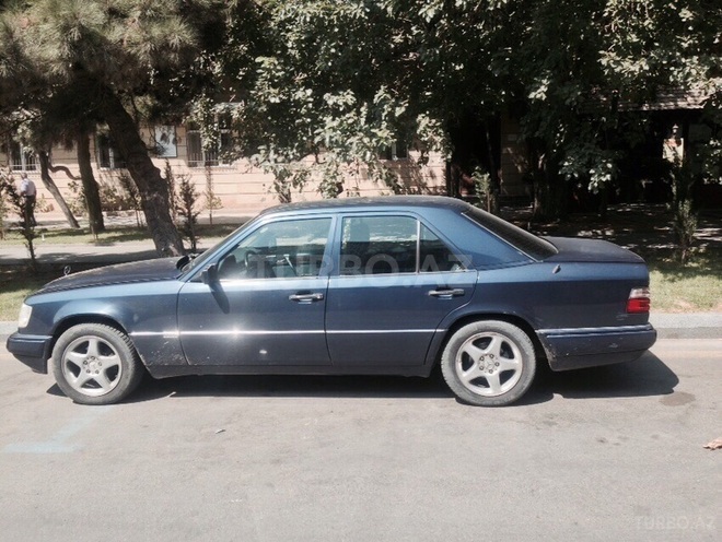 Mercedes E 220 1995, 350,000 km - 2.2 л - Bakı