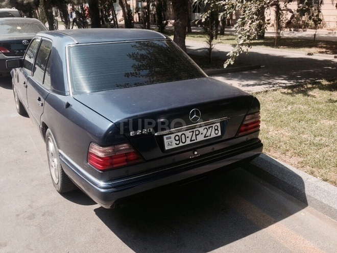 Mercedes E 220 1995, 350,000 km - 2.2 л - Bakı