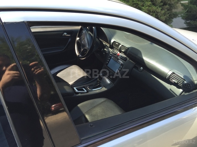 Mercedes C 230 2003, 255,000 km - 2.3 l - Bakı